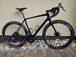 Cannondale •Cannondale Synapse Hi-MOD Disc RED eTap vel.54