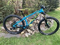 Rock Machine Blizz 40-27+ (14”) - TOP STAV, UPGRADE