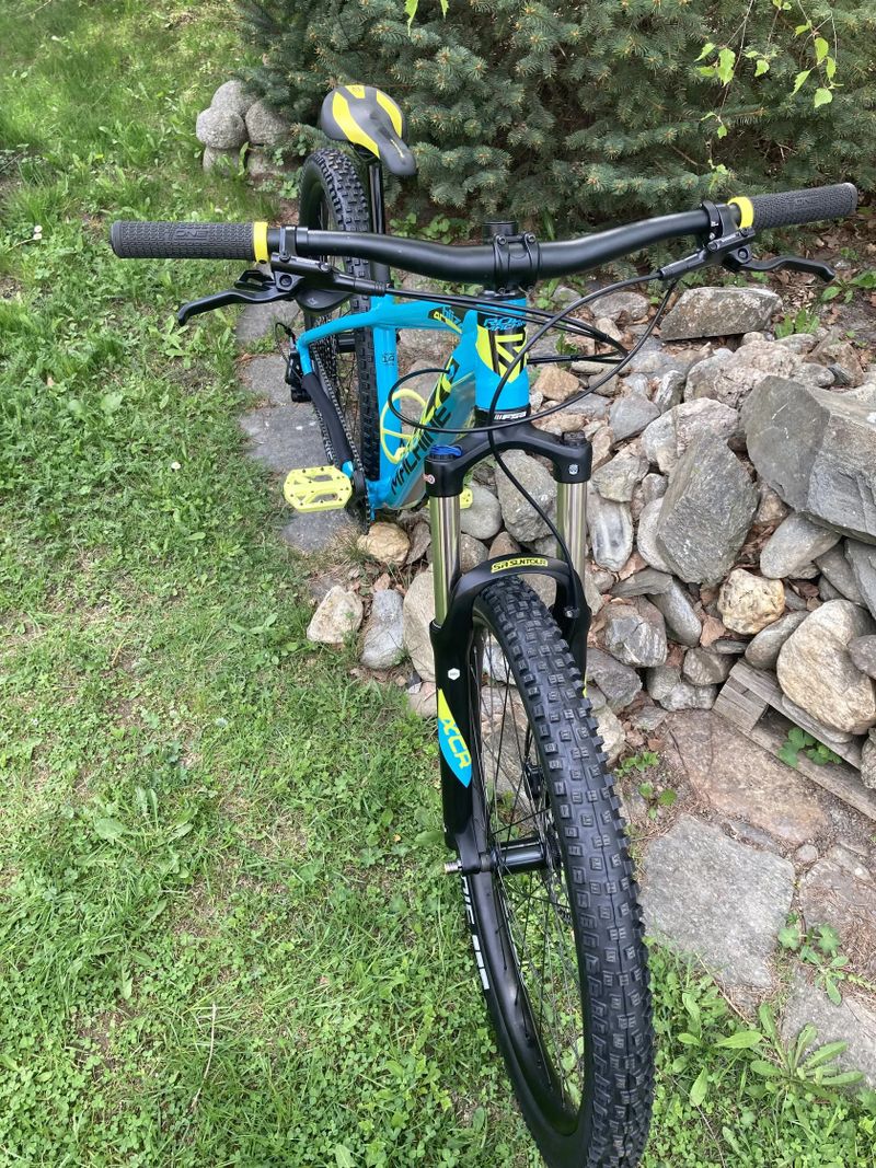 Rock Machine Blizz 40-27+ (14”) - TOP STAV, UPGRADE