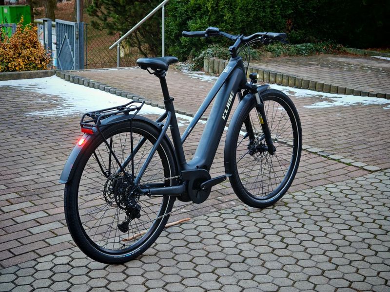 Cube Touring Hybrid One 625 