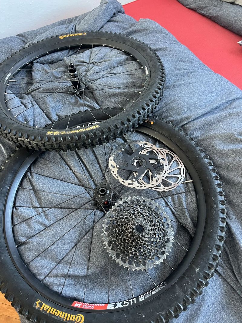 Zapletená kola dt swiss ex 511 a X edge ryde