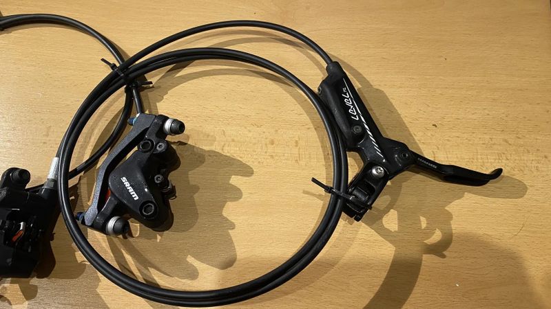 Nová přední a zadní brzda SRAM Level TL