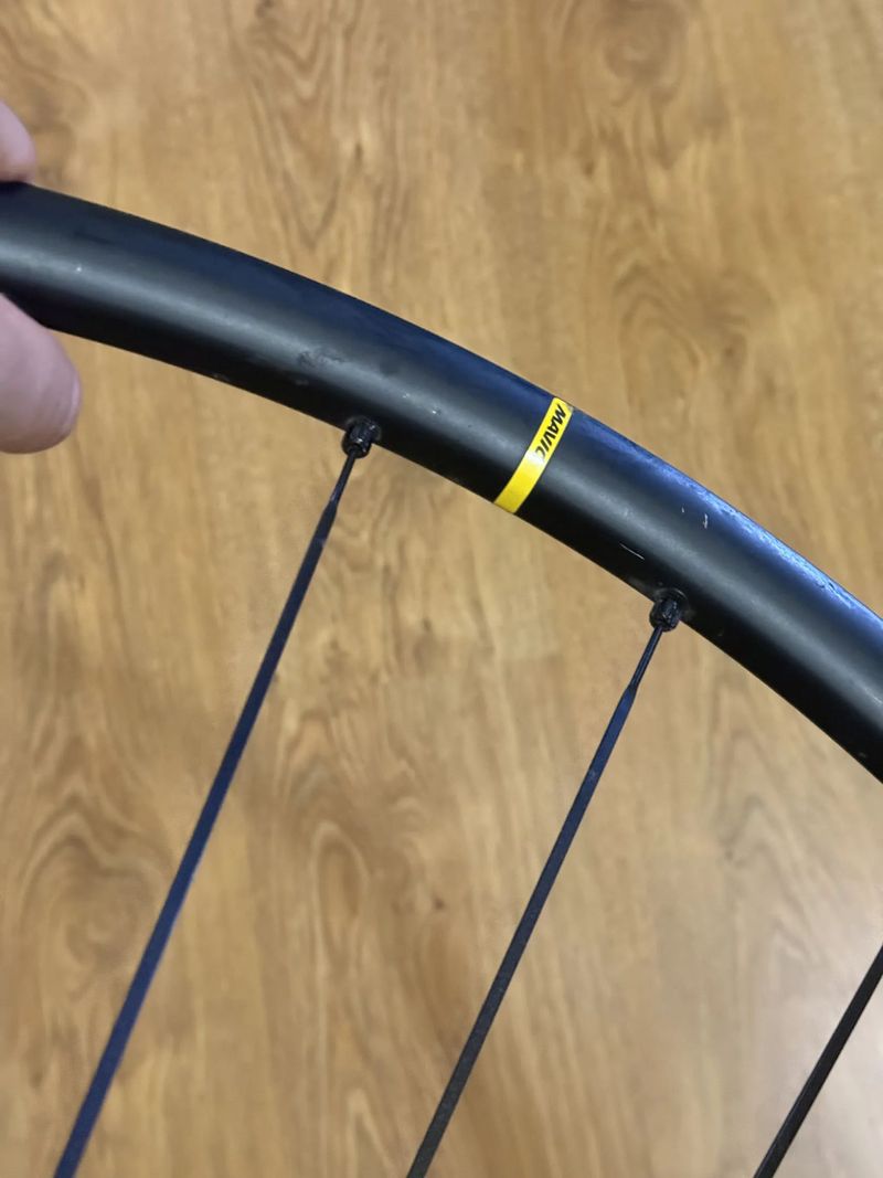 Prodám zapletená kola ALLROAD S DISC CL