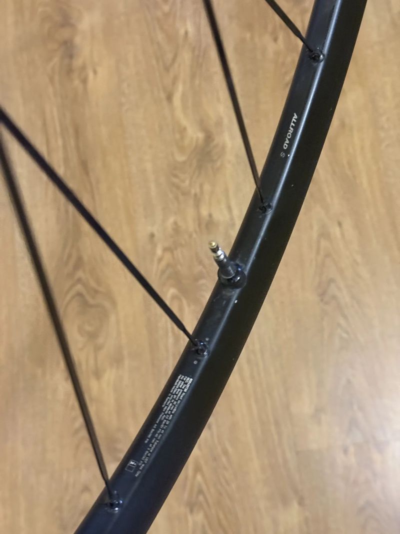 Prodám zapletená kola ALLROAD S DISC CL