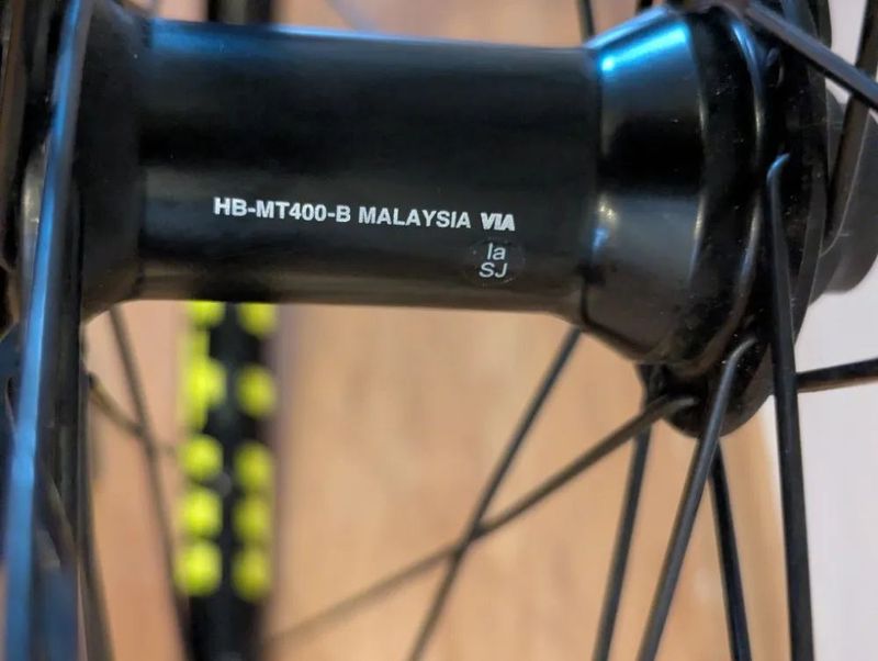 Zapletená kola sundaná z nového kola Kross Earth 3.0