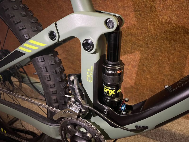 SCOTT Genius Carbon XL – 160 mm / FOX / XT 4-pístky / 27,5" Enduro