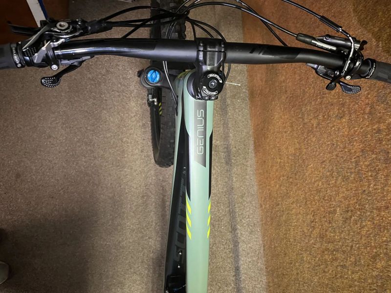 SCOTT Genius Carbon XL – 160 mm / FOX / XT 4-pístky / 27,5" Enduro