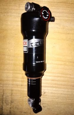 Vzduchový tlumič RockShox Deluxe R