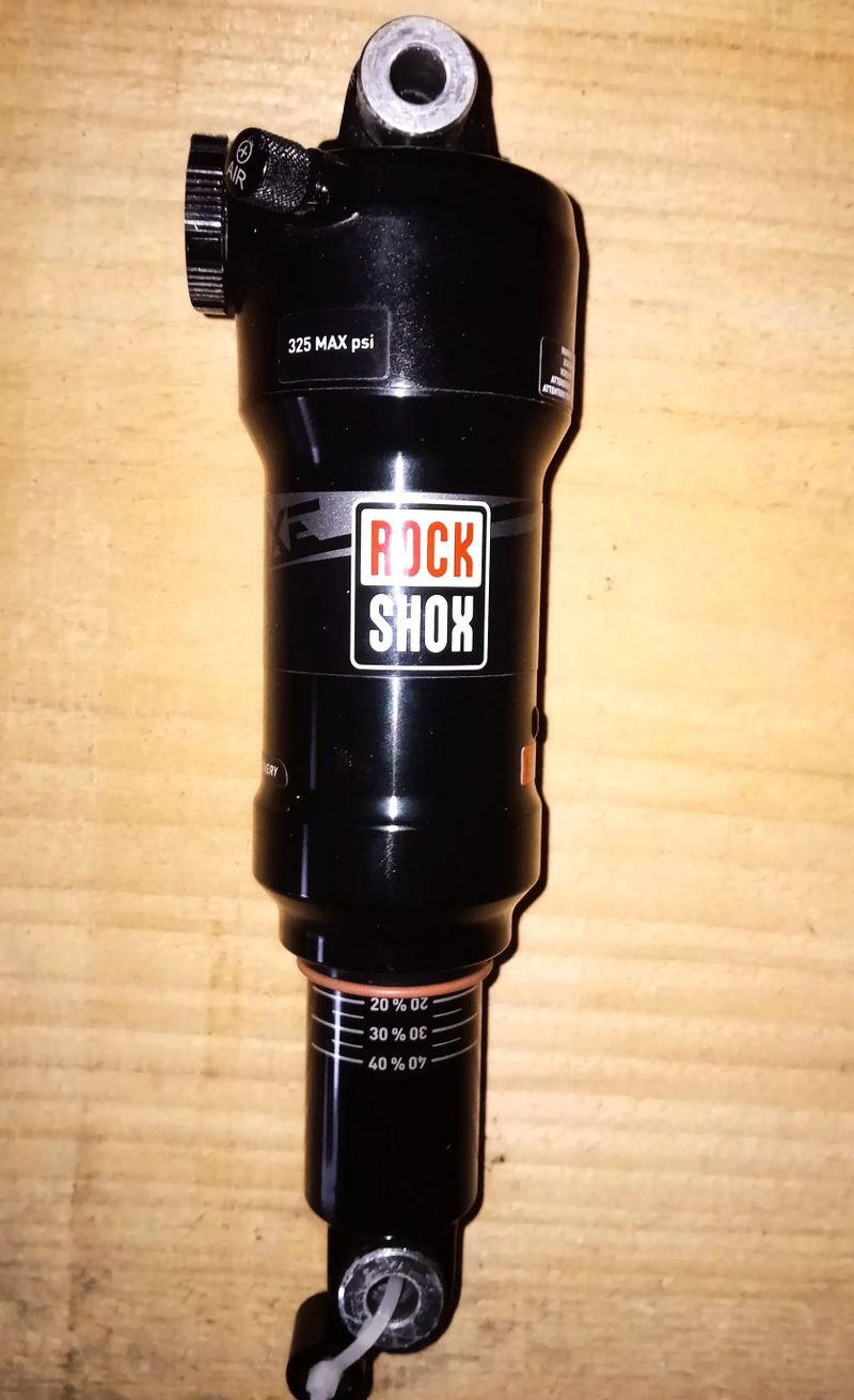 Vzduchový tlumič RockShox Deluxe R