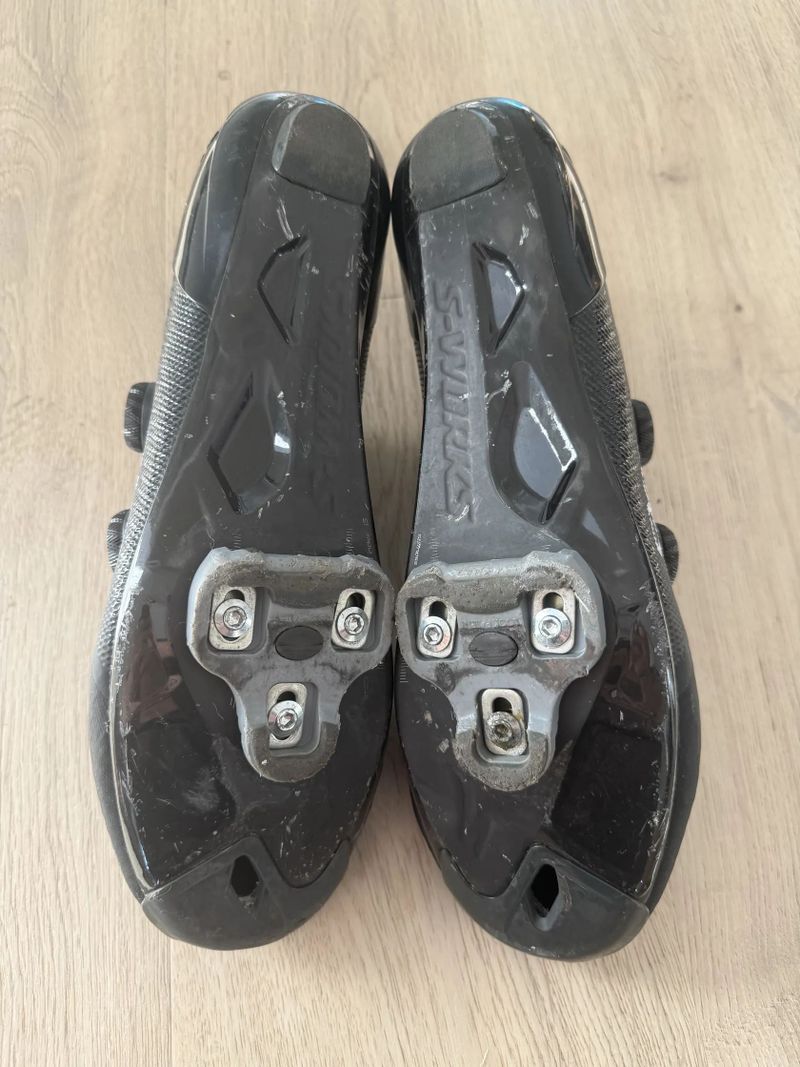 Prodám tretry Specialized S-WORKS Road 7 černé 45, šedé 45 a Fizik Infinito R1 44,5