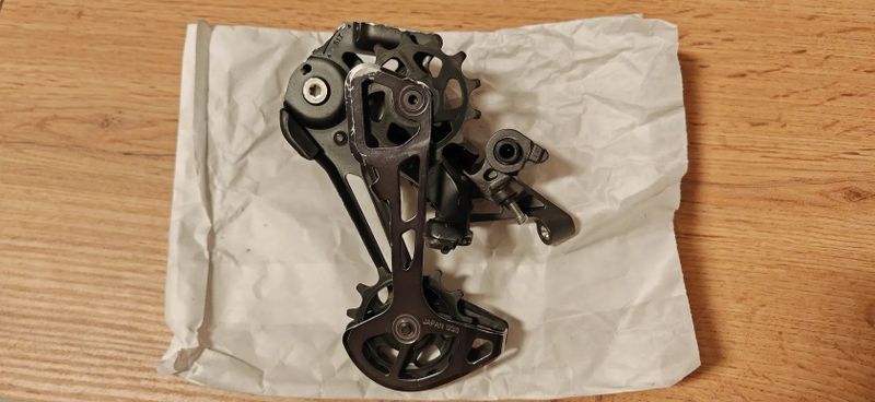 Přehazovačka Shimano RD-M8100-SGS, pro převody 1x12