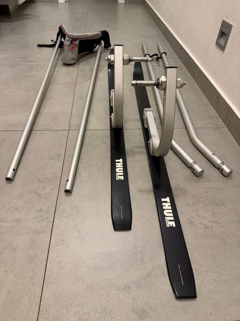 Prodám lyžařský (ski) set Thule Chariot