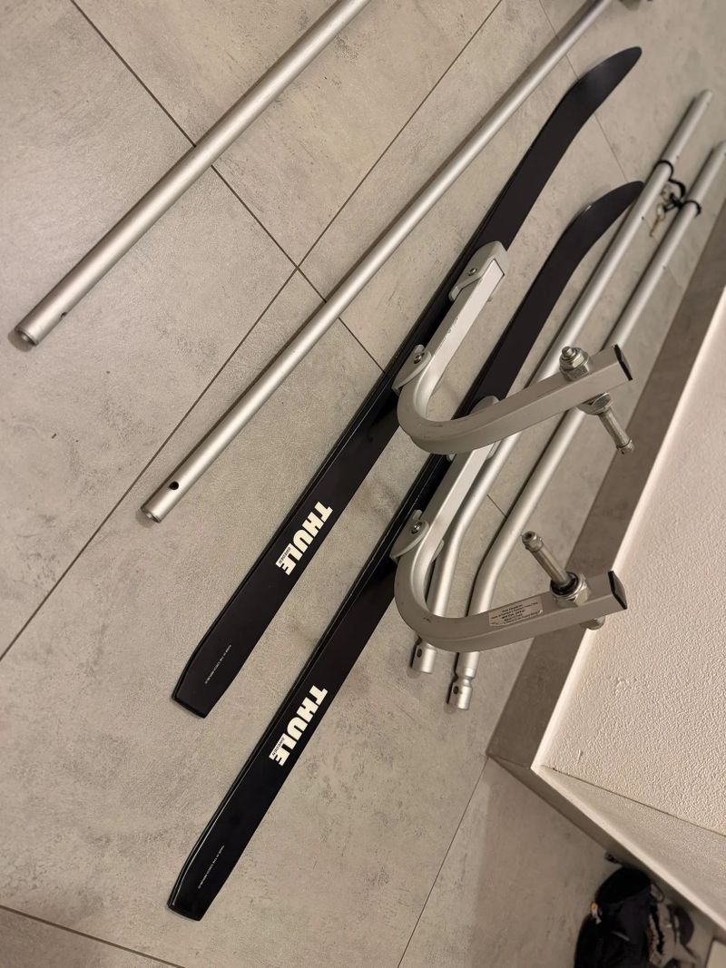 Prodám lyžařský (ski) set Thule Chariot