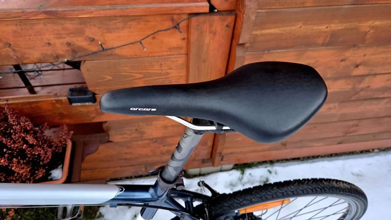 Trekové kolo Felt QX80 velikost 21" postava 175-189cm minimálně použité.