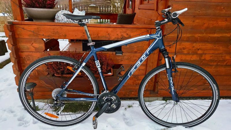 Trekové kolo Felt QX80 velikost 21" postava 175-189cm minimálně použité.