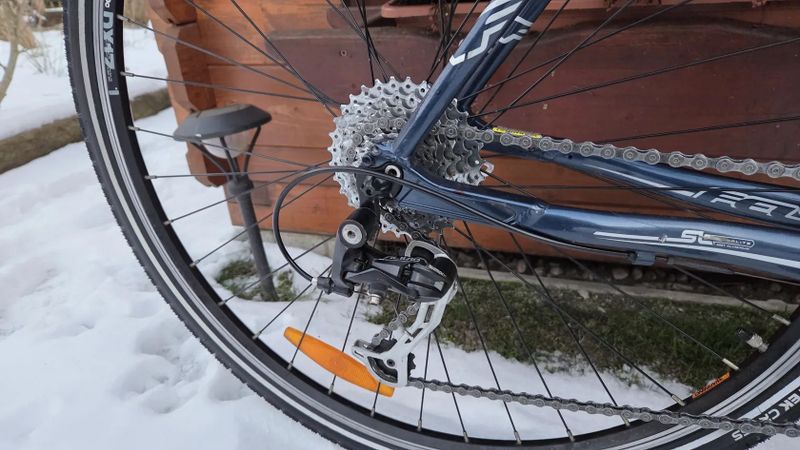 Trekové kolo Felt QX80 velikost 21" postava 175-189cm minimálně použité.