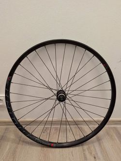 Přední zapletené kolo 27,5 osa 15x100