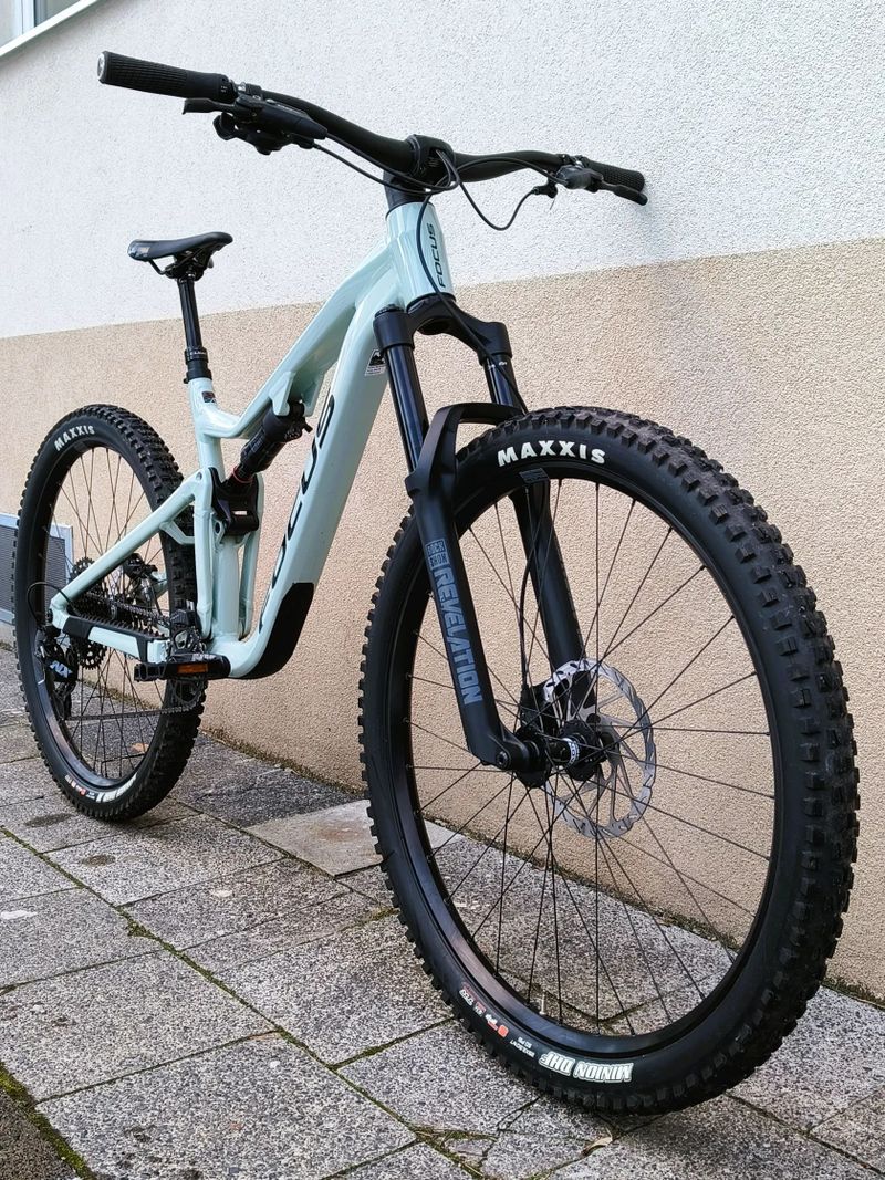 FOCUS Jam 6.8, 29", 2023, vel. L, zdvihy 150 mm, TOP STAV, ZÁNOVNÍ