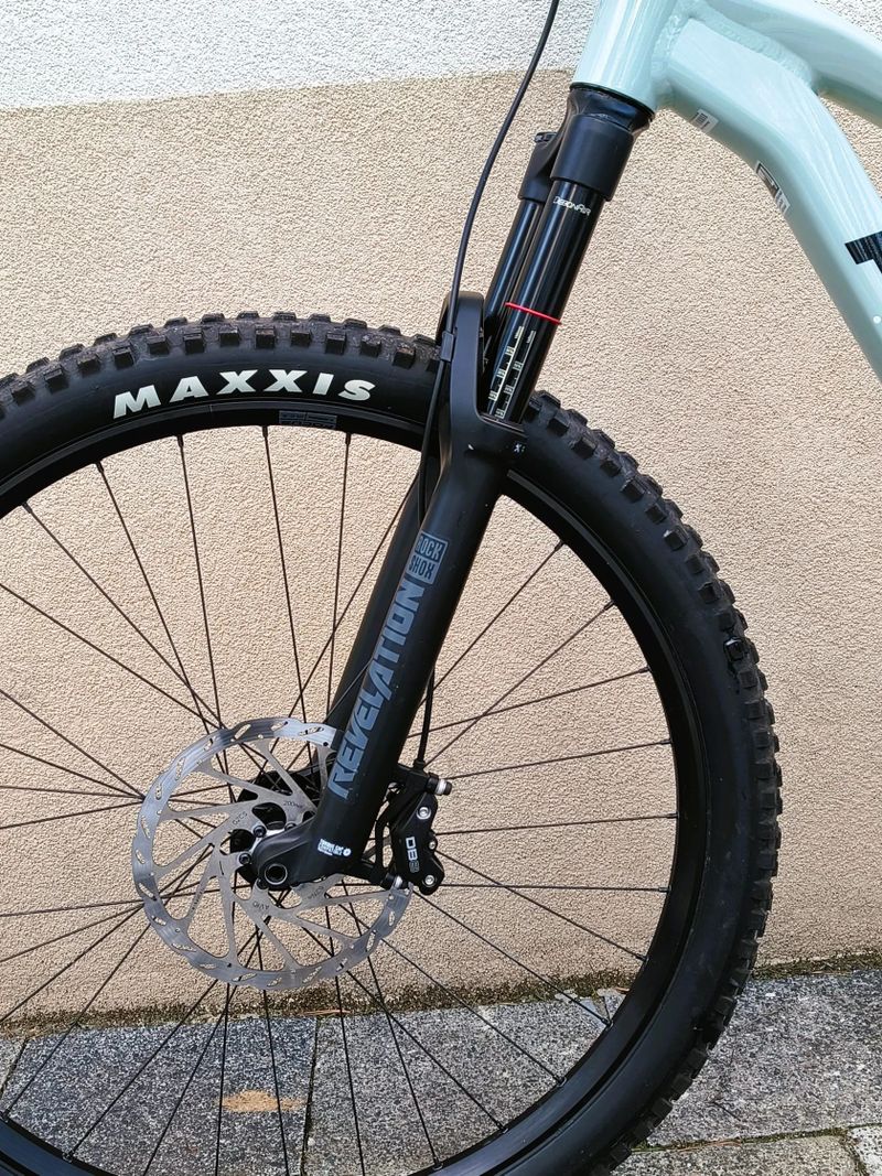 FOCUS Jam 6.8, 29", 2023, vel. L, zdvihy 150 mm, TOP STAV, ZÁNOVNÍ