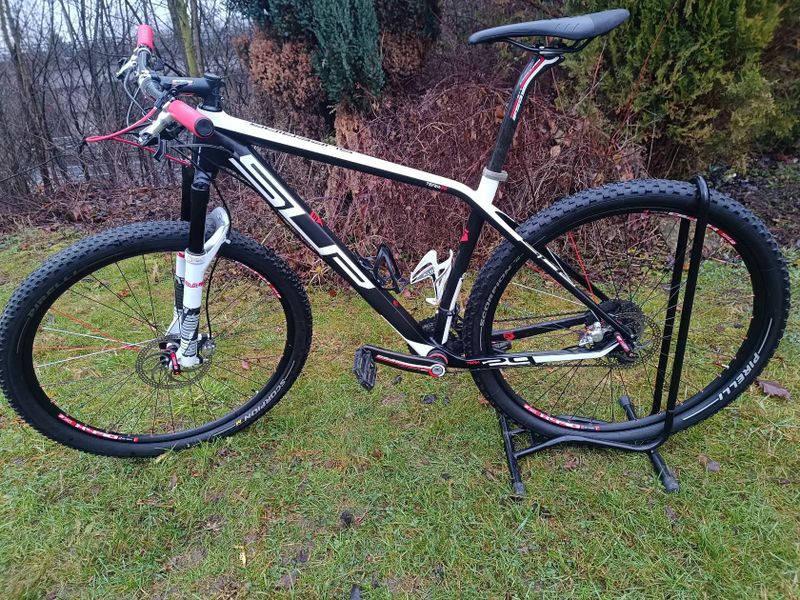 SUPERIOR TEAM 29" horské kolo Carbon