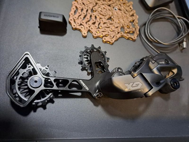 Zánovní sada 1 x 12speed Sram Gx AXS - upgrade ramínko - kazeta, řetěz, převodník XX1 / Copper