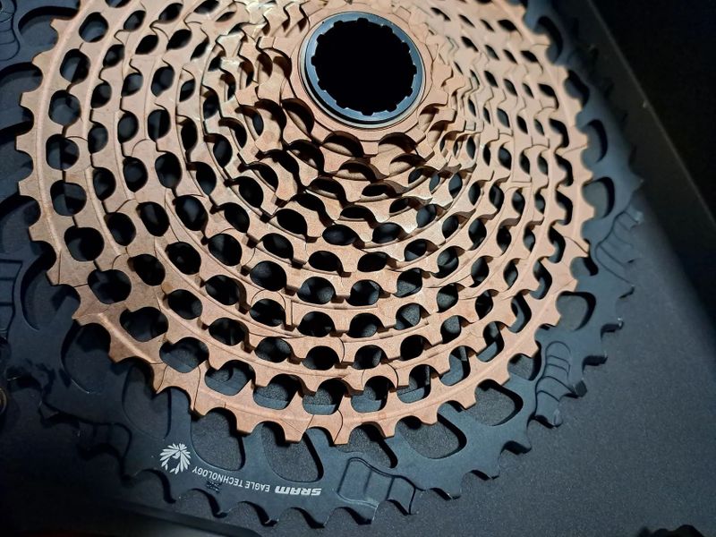 Zánovní sada 1 x 12speed Sram Gx AXS - upgrade ramínko - kazeta, řetěz, převodník XX1 / Copper