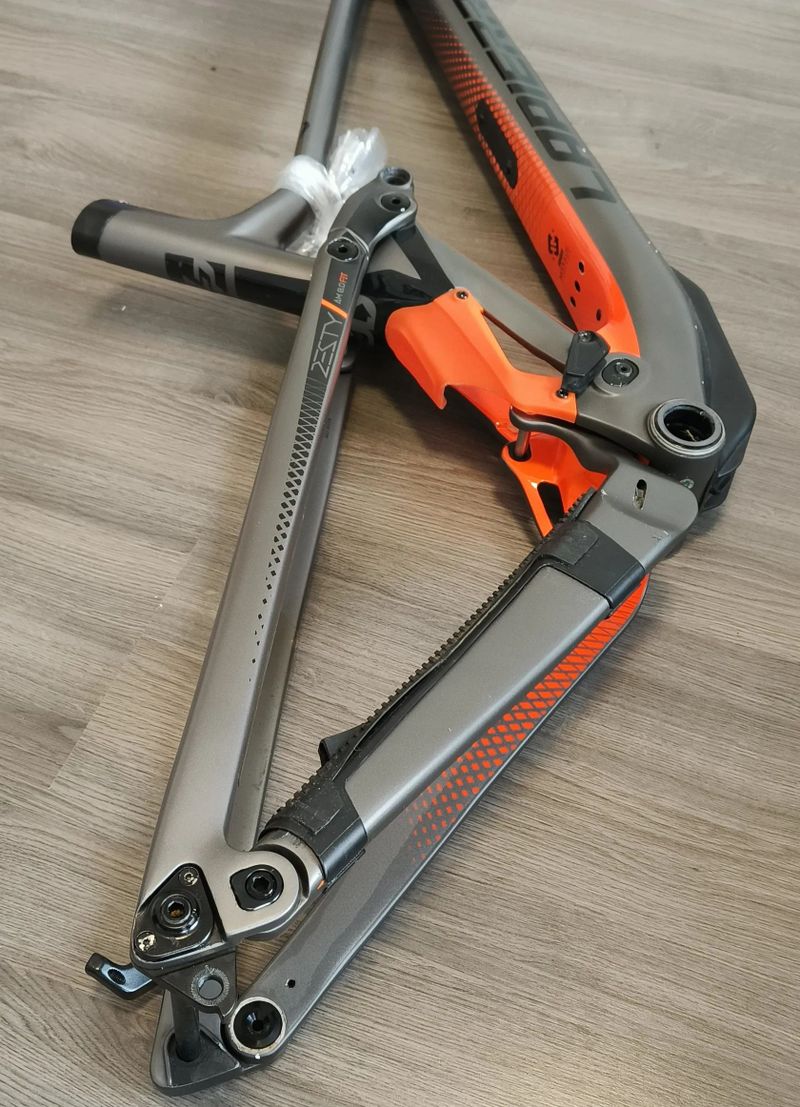 LAPIERRE Zesty AM 8.0 FIT vel. M, carbon, rám 27,5"/29"