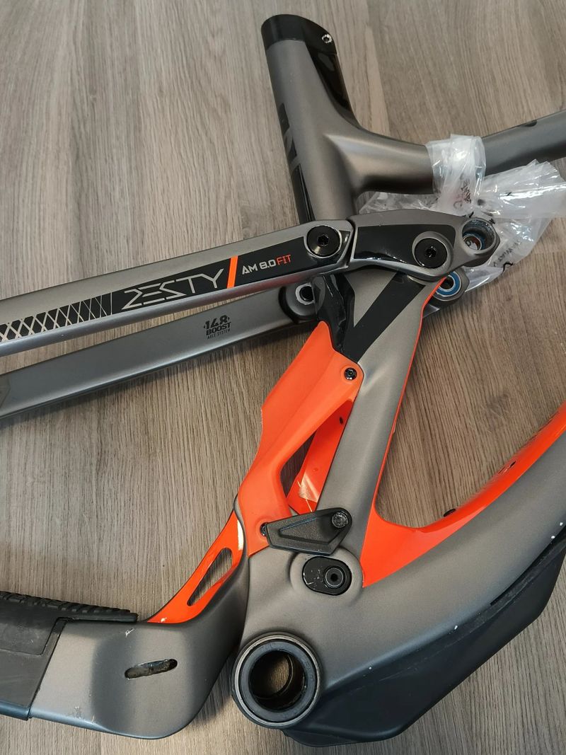 LAPIERRE Zesty AM 8.0 FIT vel. M, carbon, rám 27,5"/29"