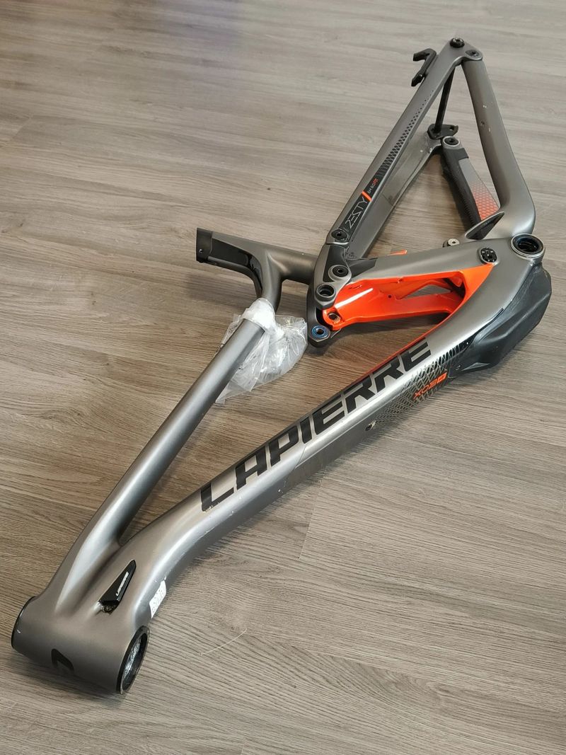 LAPIERRE Zesty AM 8.0 FIT vel. M, carbon, rám 27,5"/29"