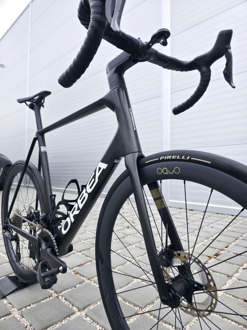 Silniční kolo Orbea ORCA M20iLTD 2025 Ultegra Di2 – velikost 60cm (XL)