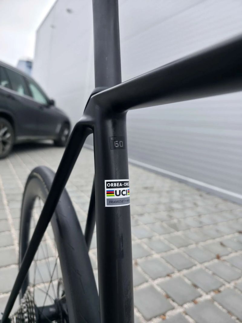 Silniční kolo Orbea ORCA M20iLTD 2025 Ultegra Di2 – velikost 60cm (XL)