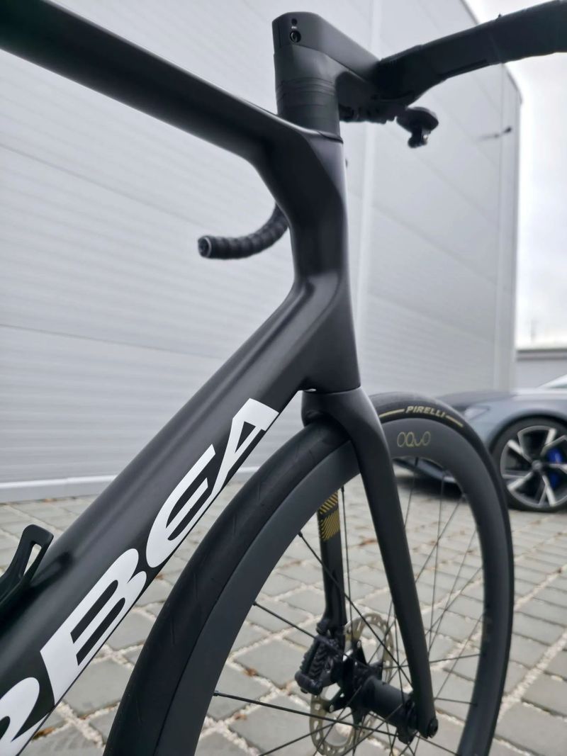 Silniční kolo Orbea ORCA M20iLTD 2025 Ultegra Di2 – velikost 60cm (XL)