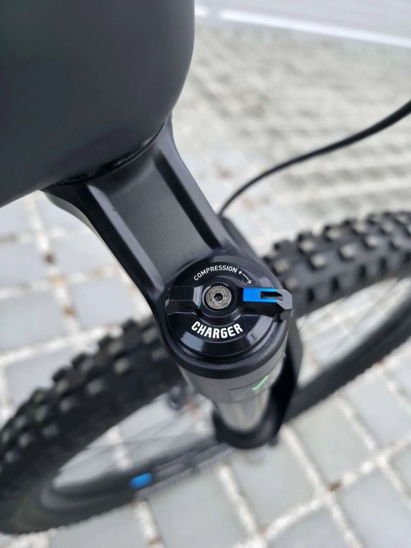 Elektrokolo E-Framer EIGER Carbon 2025 29" velikost L