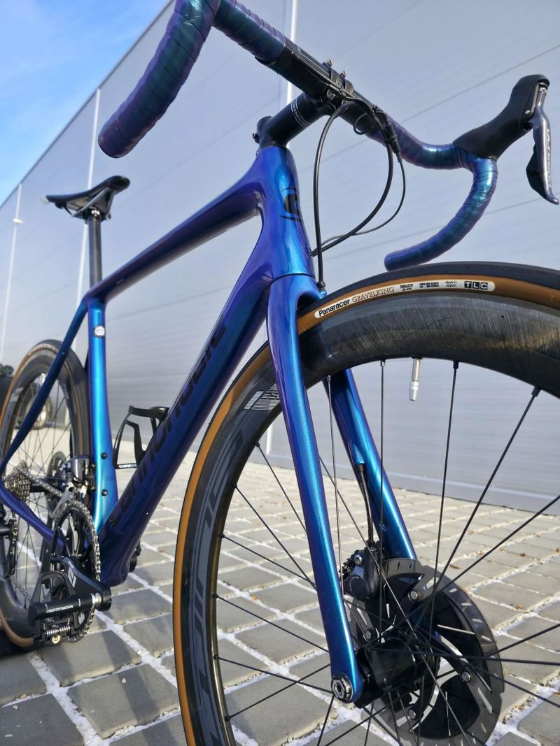 Silniční kolo Cannondale Synapse Carbon Disc Ultegra Di2 – velikost 54cm (M)