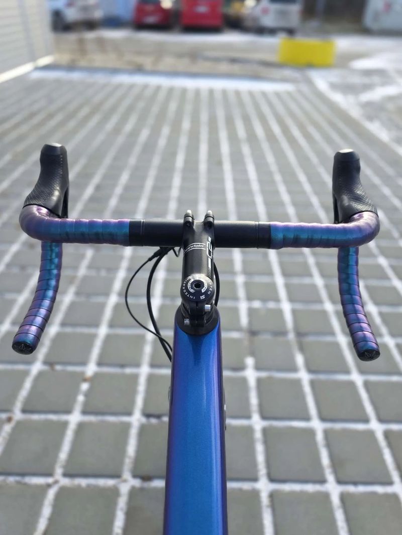 Silniční kolo Cannondale Synapse Carbon Disc Ultegra Di2 – velikost 54cm (M)