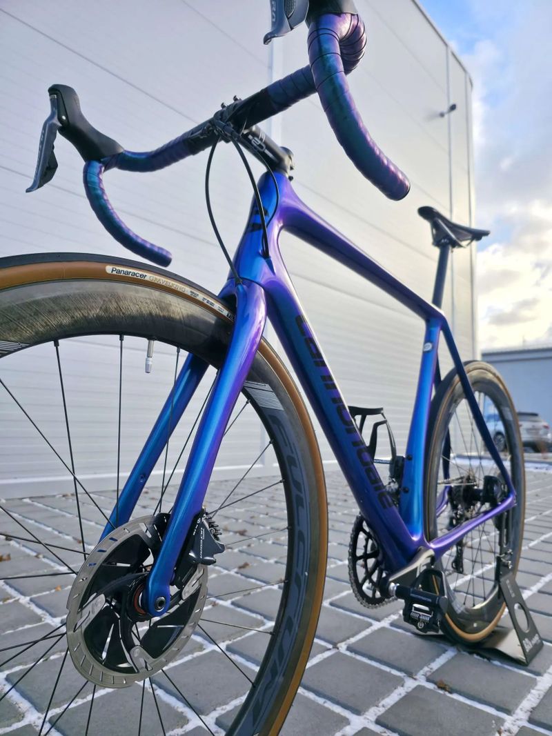 Silniční kolo Cannondale Synapse Carbon Disc Ultegra Di2 – velikost 54cm (M)