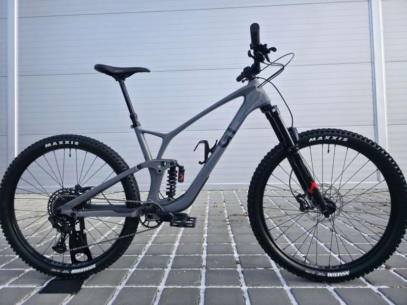 GT Sensor Carbon Elite 29″ velikost XL