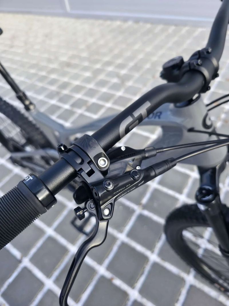 GT Sensor Carbon Elite 29″ velikost XL