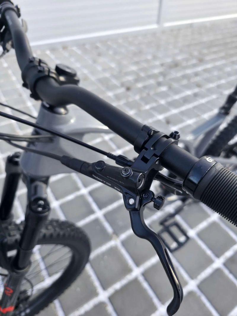 GT Sensor Carbon Elite 29″ velikost XL