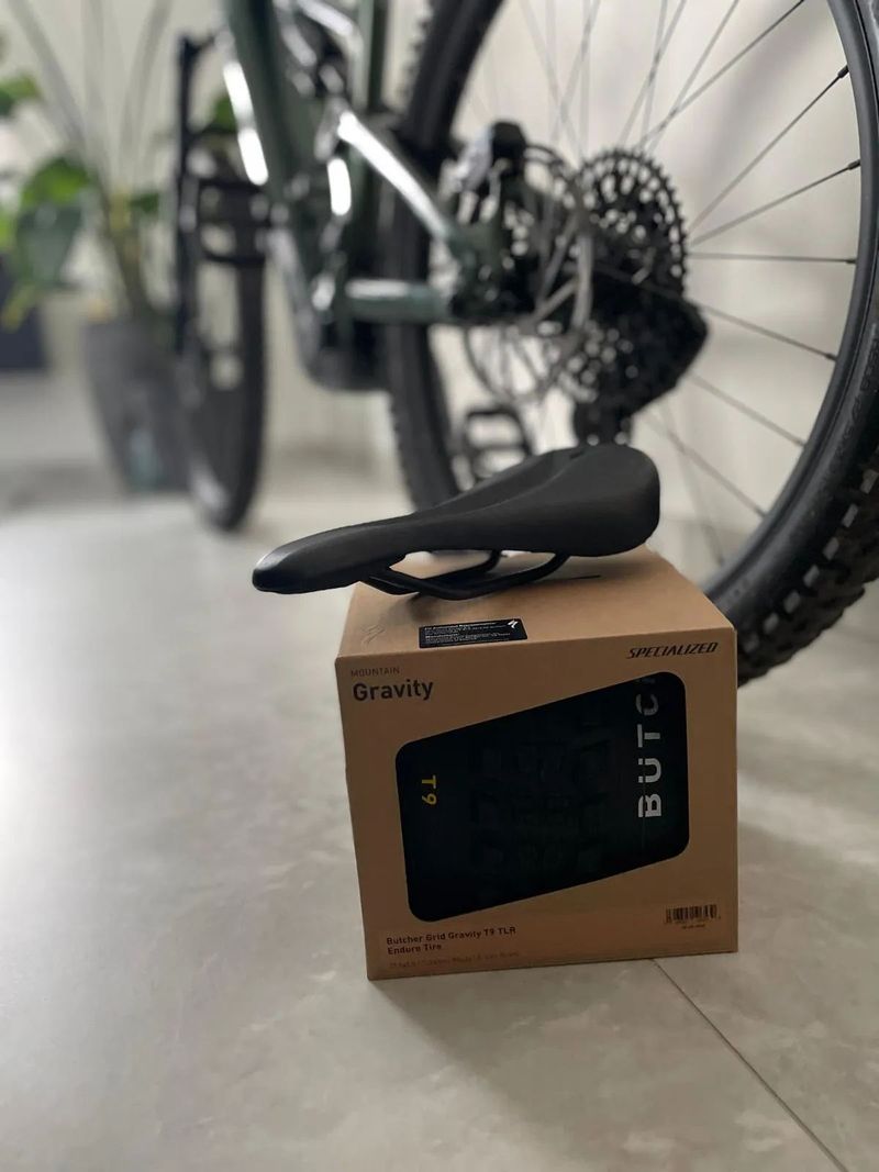 Specialized Levo 4 Expert 2026 vel.S4 - rychlé jednání - sleva + nová zadní pneu Butcher T9 TLR