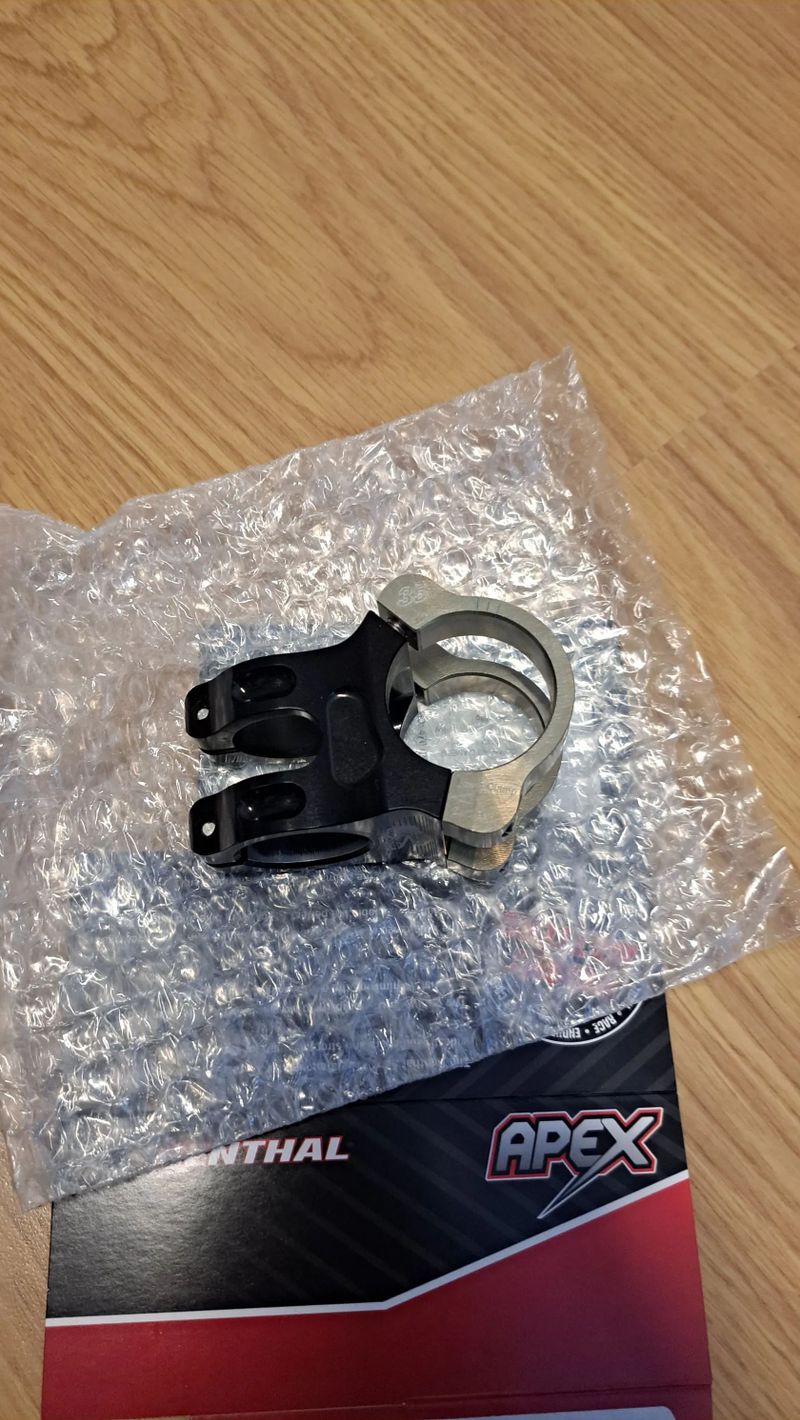 představec RENTHAL Apex 35.0 – délka 40 mm