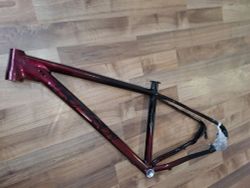 Nový nepoužitý hliníkový rám Thompson Element / 29er / velikost M / krásná perleťová barva