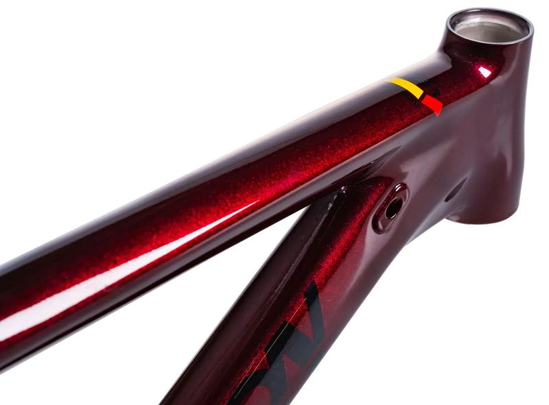 Nový nepoužitý hliníkový rám Thompson Element / 29er / velikost M / krásná perleťová barva