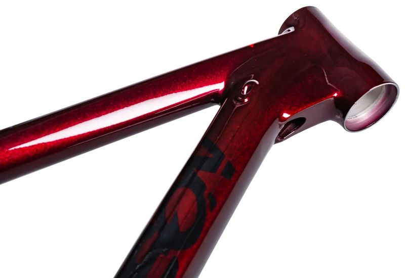 Nový nepoužitý hliníkový rám Thompson Element / 29er / velikost M / krásná perleťová barva