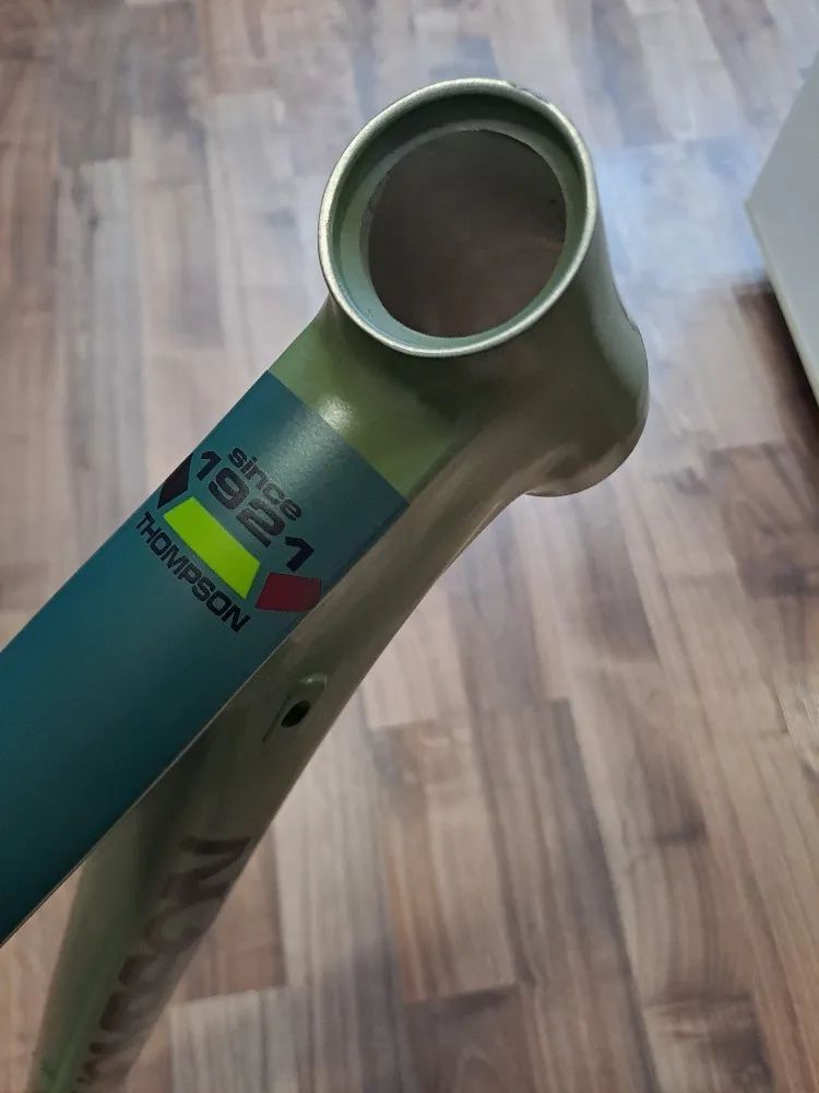 NOVÝ nepoužitý hliníkový rám belgického výrobce Thompson XC 9000 / 12x148 pevná osa / 29er / vel. XL