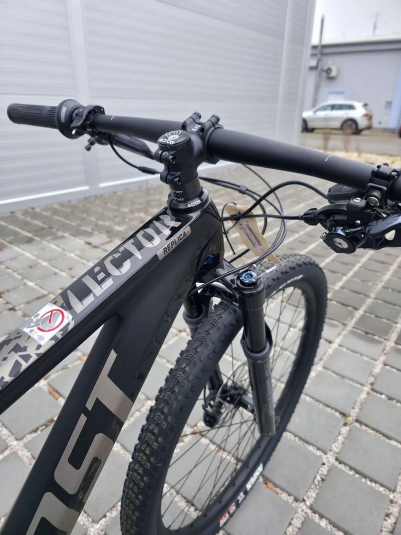 GHOST Lector SF UC Team Black/Rainbow 29″ velikost M