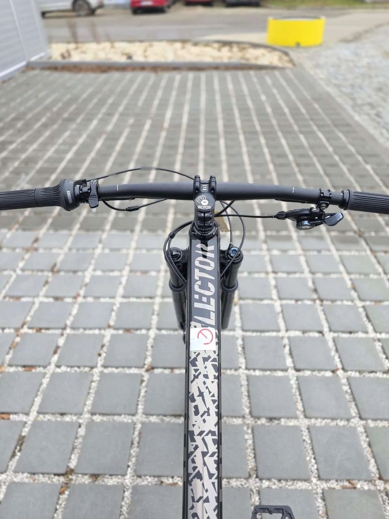 GHOST Lector SF UC Team Black/Rainbow 29″ velikost M