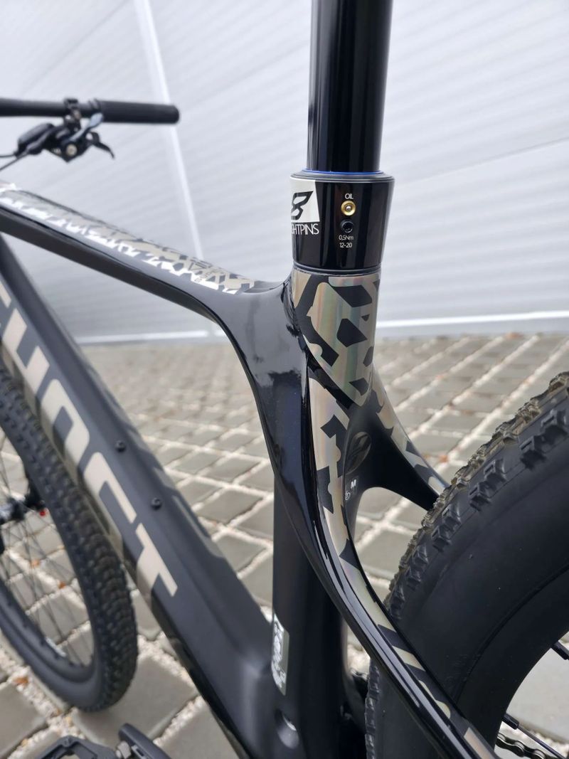 GHOST Lector SF UC Team Black/Rainbow 29″ velikost M