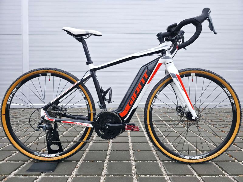 Elektrokolo Giant Road E+ 2 28″ velikost M