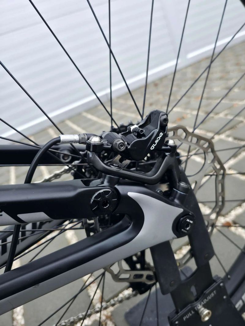 Cannondale Jekyll Carbon 2 Lefty 27,5″ velikost L